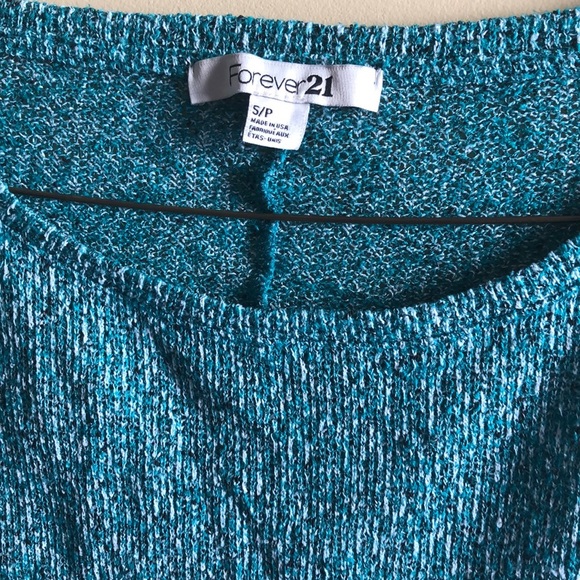 Forever 21 3/4 length sleeve crop top - Picture 2 of 2